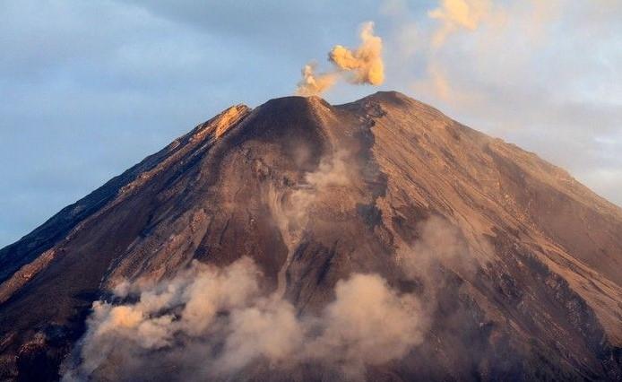 Gunung Favorit Pendaki di Sumatra